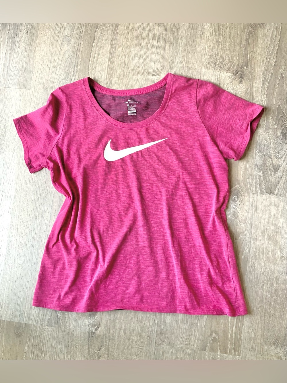 Nike Active Magenta Short Sleeve Tee Women's XL